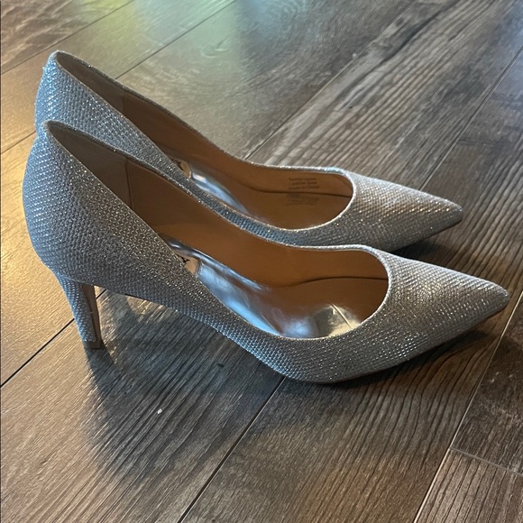 Badgley Mischka Glittering Silver Heels - Picture 3 of 4